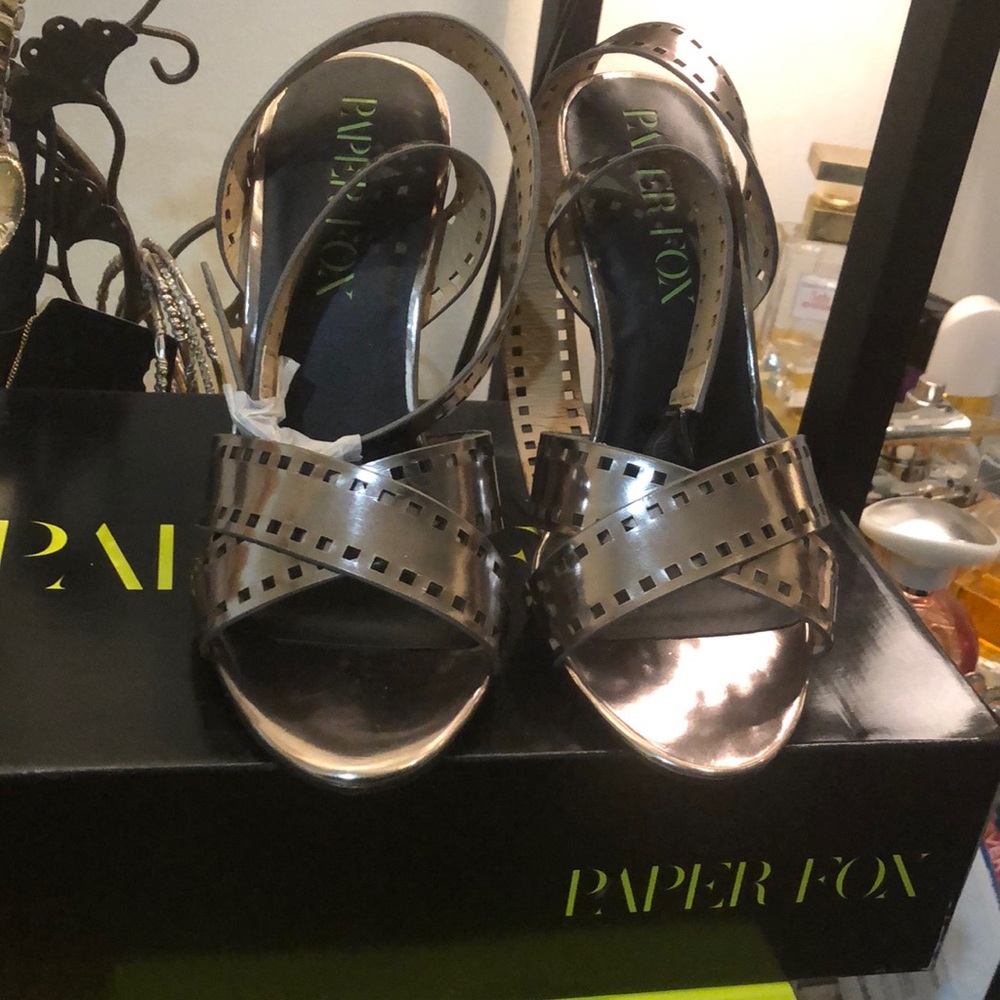Paper Fox Sandals - Picture 2 of 4